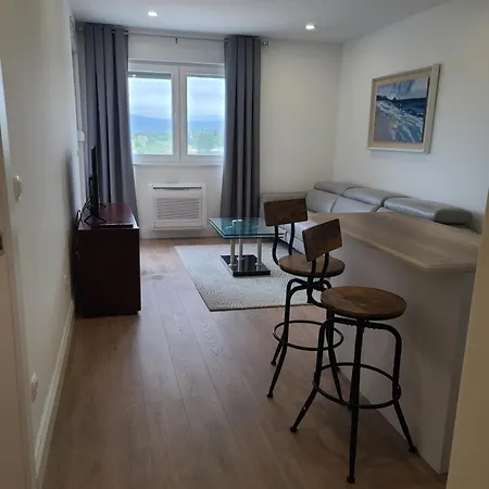 Anna Apartment